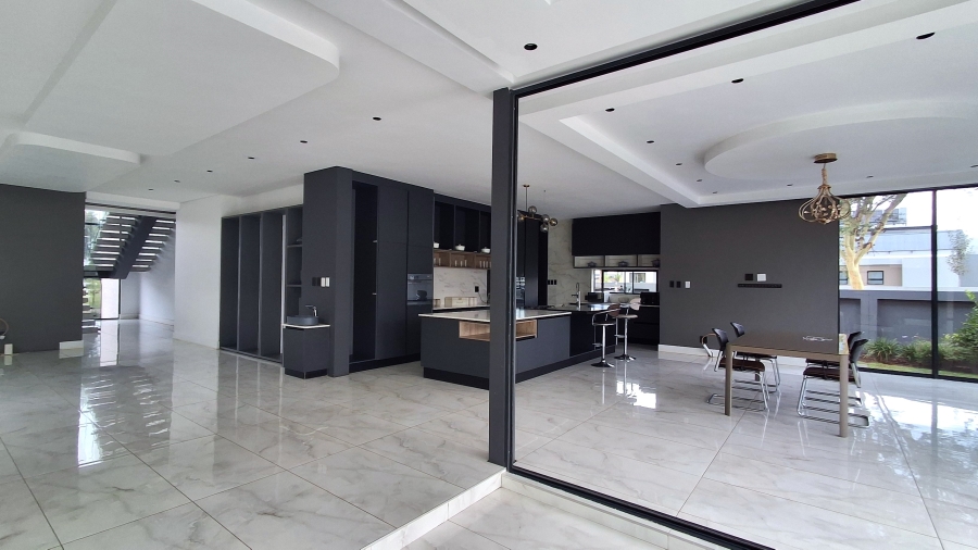 6 Bedroom Property for Sale in The Islands Estates North West